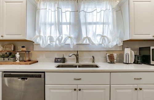 Hannon Park House | Midtown Cottage, Great Location! Haute on Hannon