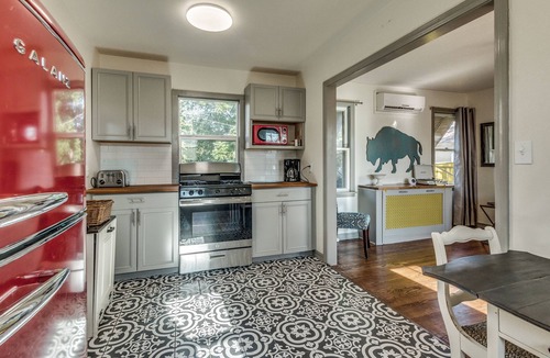 Central Oklahoma City House | Midtown cottage near OCU/minutes to Bricktown