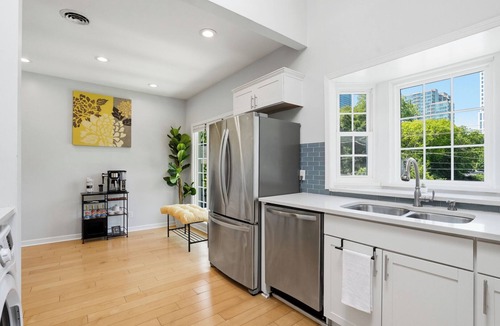 Midtown Apartment | Midtown Gem Just 1 Block to Piedmont Park! Free Parking & Private Entrance