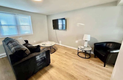 Joslyn Castle Apartment | Midtown Haven, Near Blackstone & UNMC