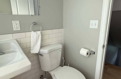 Joslyn Castle Apartment | Midtown Haven, Near Blackstone & UNMC