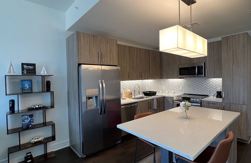 Midtown Apartment | Midtown High Rise
