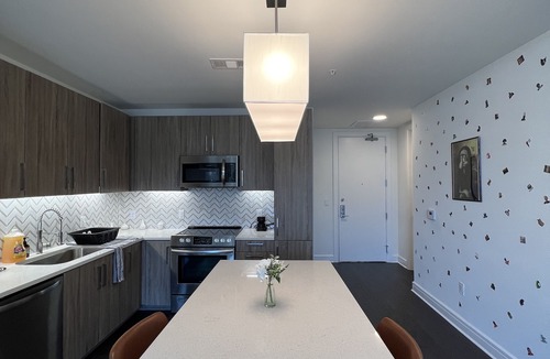 Midtown Apartment | Midtown High Rise