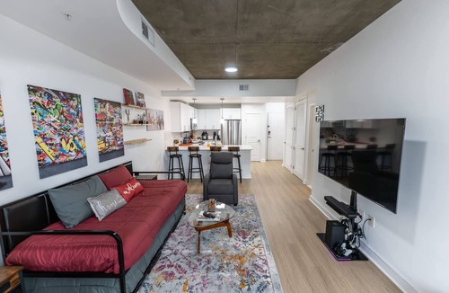 North Decatur Apartment | Midtown Luxepad 1b1b Rooftop Lounge Pool Gym Xbox