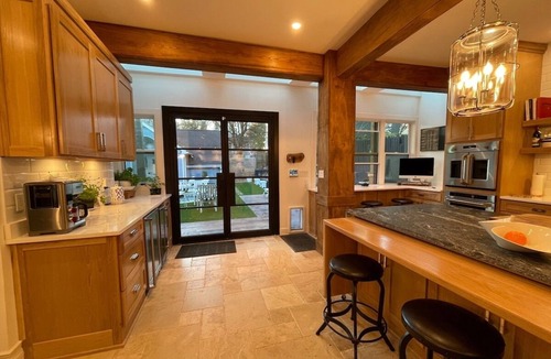 Midtown House | Midtown Mansion with 13 beds 5 bath w pool and sauna