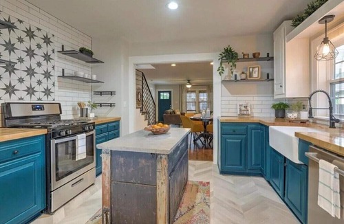 Tulsa House | Midtown Masterpiece,Hot Tub, Spa bath - HVNLYhomes