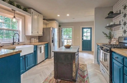 Tulsa House | Midtown Masterpiece,Hot Tub, Spa bath - HVNLYhomes