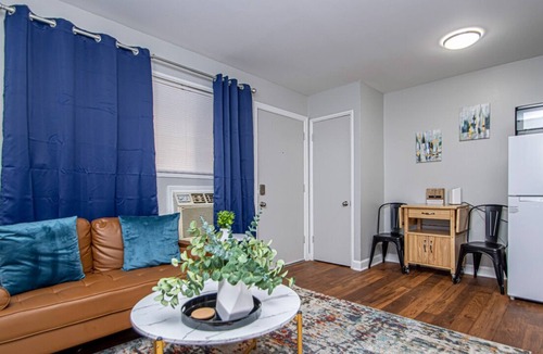 Hillcrest Apartment | Midtown Mod 1