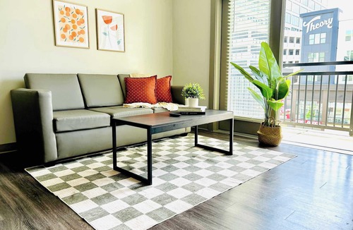 Home Park Apartment | Midtown Modern Apartment 04-C1