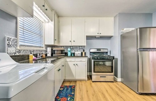Hillcrest Apartment | Midtown Oasis