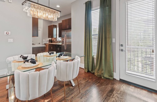 South Central Houston House | Midtown Palace - 2 mins From Downtown - Spacious