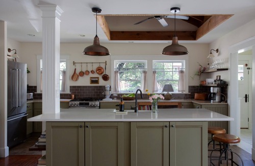South Hyde Park House | Midtown renovated home historical charm sleep 10