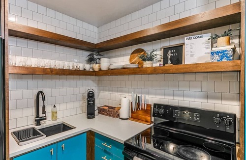 Central Oklahoma City Apartment | Midtown Retro One-Bedroom Near OCU