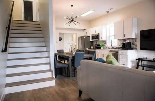 Midvale House | Midvale Manor - New Remodel - Off Street Parking.