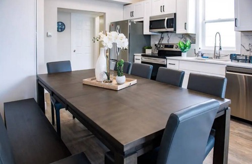 Midvale House | Midvale Manor - New Remodel - Off Street Parking.