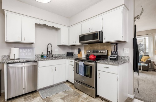 Midway House | Midway 4BR Home Great for Groups & Families