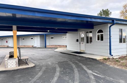 Guthrie Center Hotel | Midway Motel