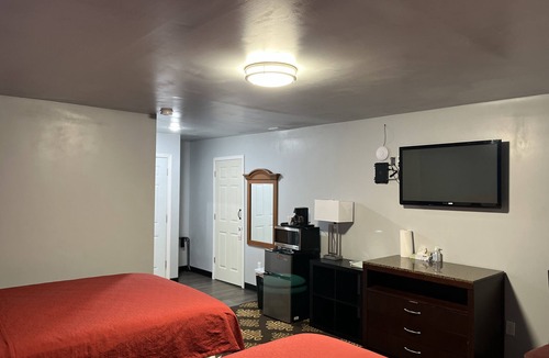 Guthrie Center Hotel | Midway Motel