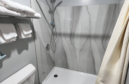 Guthrie Center Hotel | Midway Motel