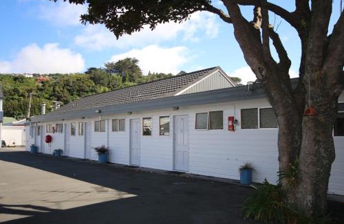 Petone Hotel | Midway Pacifica Lodge