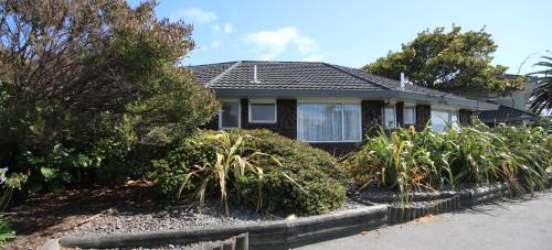 Petone Hotel | Midway Pacifica Lodge
