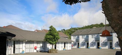 Petone Hotel | Midway Pacifica Lodge