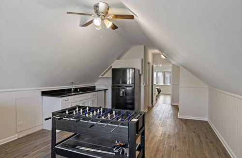 Garfield Ridge House | Midway Paradise with Kids Room