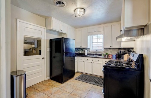 Midwest City House | Midwest City Retreat Minutes to Tinker & Downtown