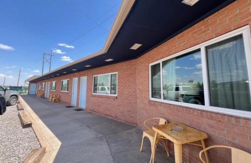 Stockton Hotel | Midwest Motel by Venserra