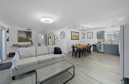 Streetsboro House | Mighty Duck At Heron Hill Retreat Hot Tub On Lake!