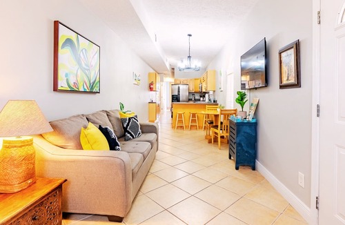 El Centro Beach Apartment | ✨Mighty Little Beach✨ 1B Apartment, Private Patio, Dog Friendly, Walk to Beach❤️