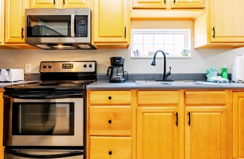 El Centro Beach Apartment | ✨Mighty Little Beach✨ 1B Apartment, Private Patio, Dog Friendly, Walk to Beach❤️