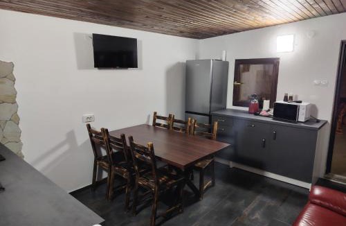 Bosana Apartment | Mila's pet friendly holiday house with private beach place and sunbeds included