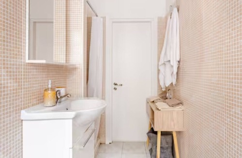 Lazzaretto Apartment | Milan center white
