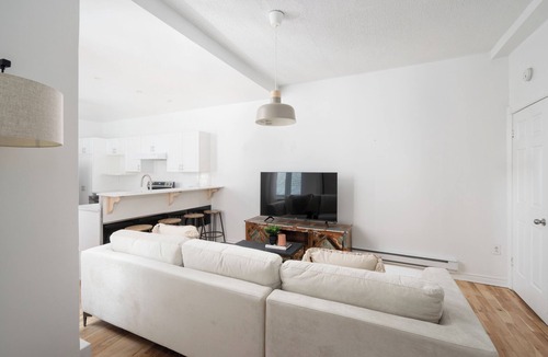 Mile End Apartment | Mile-End 3 BDR Cozy Retreat