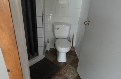 Colpoys Bay Hotel | Mile Inn Motel