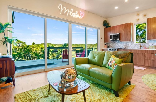 Helotes House | Milestone Cozy Getaway
