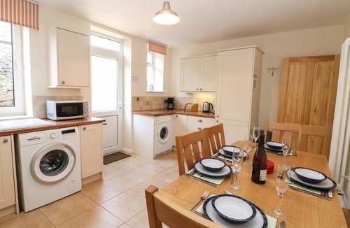 Tideswell Cottage | Milford House