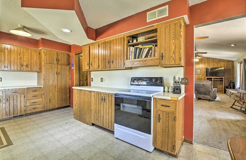 Milford House | Milford Lake Vacation Rental: Walk to Beach!