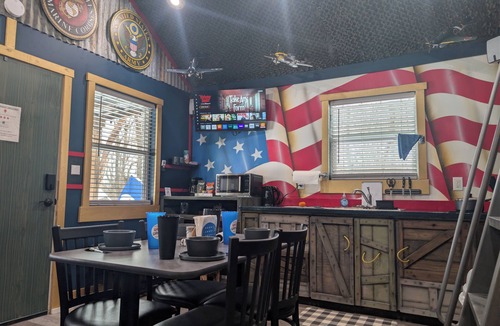 Vinita Resort | Military Escape w/Soak Tub + Fire Pit/near Rt. 66-Whimsy Waypoint