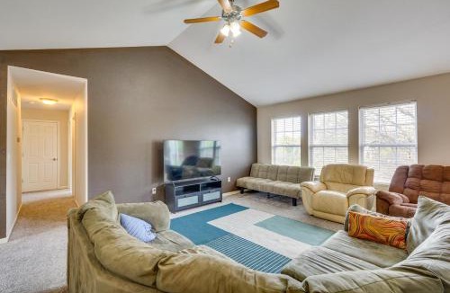 Waynesville House | Military Family Retreat w/Fire Pit on Route 66