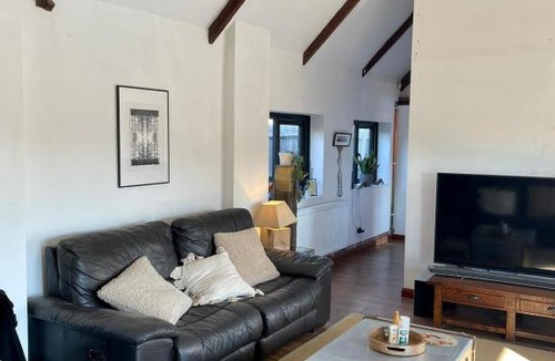 Ashford House | Milk Barn - Rustic farm stay