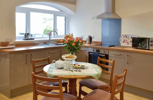 Liverton Cottage | Milk Churn - UKC2400