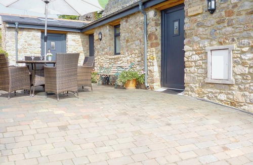 Liverton Cottage | Milk Churn - UKC2400