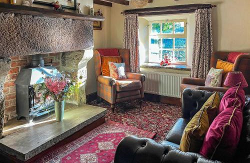 Chesterfield House | Mill Close Cottage