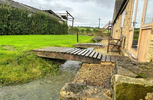 Bourton Bed & Breakfast | Mill Cottage - Ash Farm Cotswolds