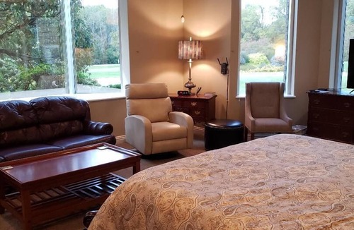 Winamac Bed & Breakfast | Mill Creek Gardens