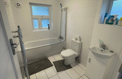 Hale House | Mill Hill 3 bed house