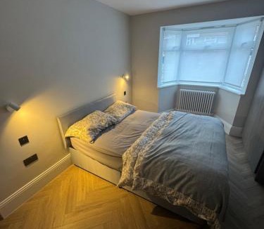 Whittington House | Mill Hill House