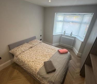 Whittington House | Mill Hill House